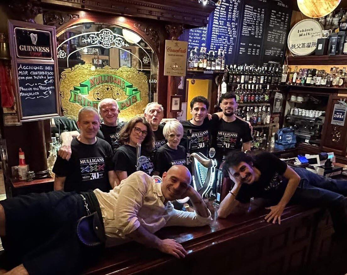 Mulligans Pub Team